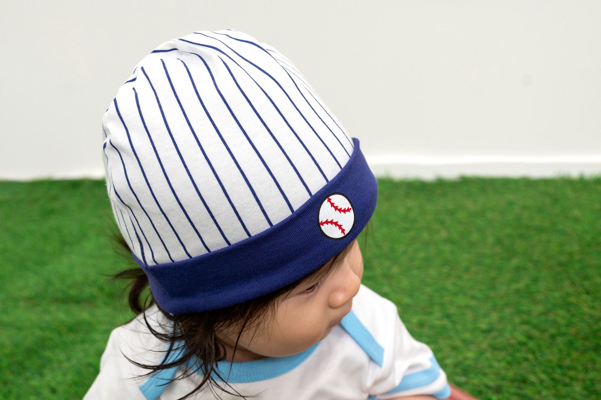 Snugabye Baby 5-Piece Layette Baseball Sport Layette Set